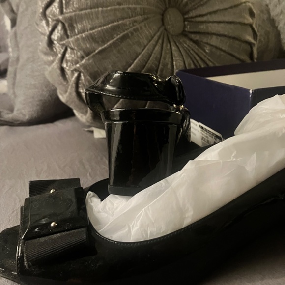 Stewart Weitzman 7 M patent leather w/marble look detail - Picture 6 of 6